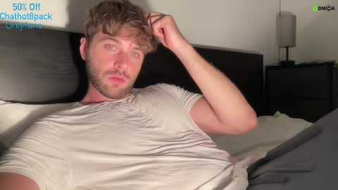 Snapshot of hot8pack01 chatting on 09.19.25 Edward aka Wolf online show from 09.19.25