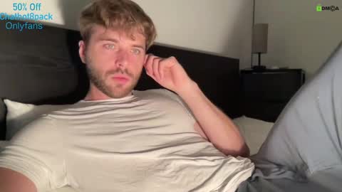 Snapshot of hot8pack01 chatting on 09.22.25 Edward aka Wolf online show from 09.22.25