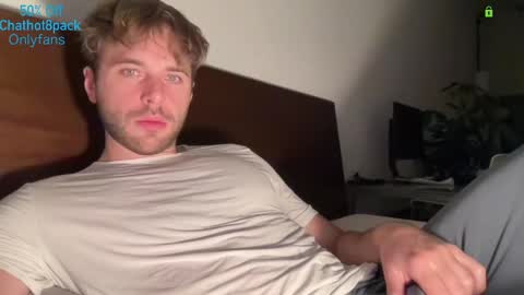 Snapshot of hot8pack01 chatting on 11.20.25 Edward aka Wolf online show from 11.20.25