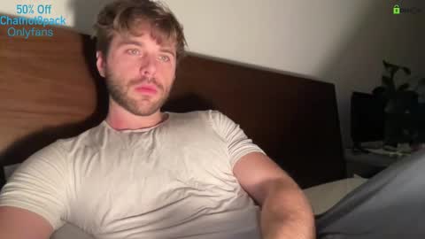 Snapshot of hot8pack01 chatting on 12.22.25 Edward aka Wolf online show from 12.22.25