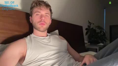 Snapshot of hot8pack01 chatting on 01.12.26 Edward aka Wolf online show from 01.12.26