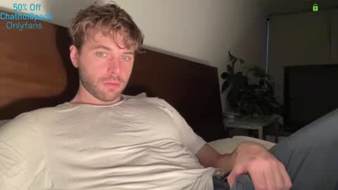 Snapshot of hot8pack01 chatting on 01.13.26 Edward aka Wolf online show from 01.13.26