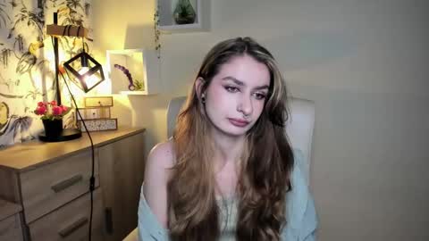 Snapshot of hot_1nina chatting on 11.24.25 NINA online show from 11.24.25