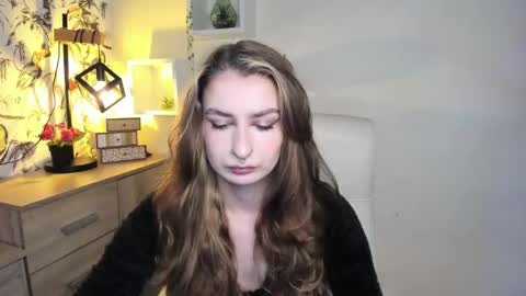 Snapshot of hot_1nina chatting on 11.28.25 NINA online show from 11.28.25