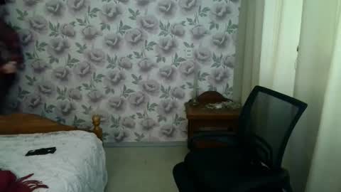 Snapshot of hot_1nina chatting on 01.14.26 NINA online show from 01.14.26