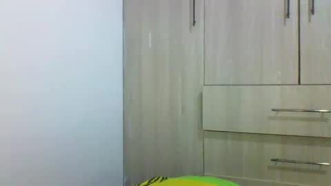 hot berry1 online show from 03.11.25