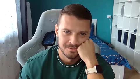 hot_cap_77 online show from 10.15.25