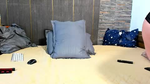 hot_chocolate4u online show from 04.15.26