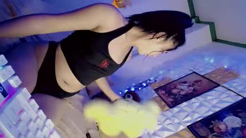 Snapshot of hot_claudia69 chatting on 02.13.25 its me CLAUDIA online show from 02.13.25