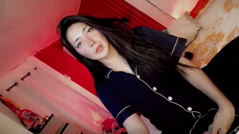 its me CLAUDIA online show from 04.08.26