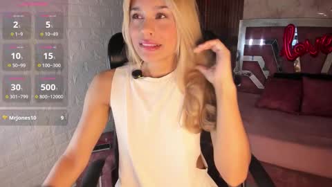 Snapshot of hot_cupid01 chatting on 02.08.26 Valery online show from 02.08.26