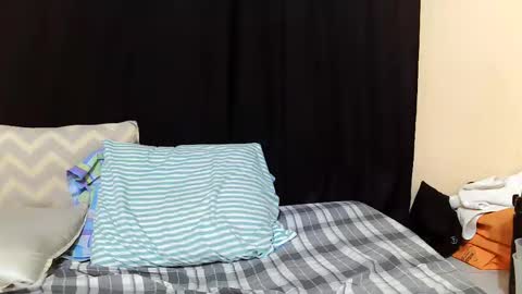 Snapshot of hot_darling95 chatting on 11.04.25 Milly online show from 11.04.25