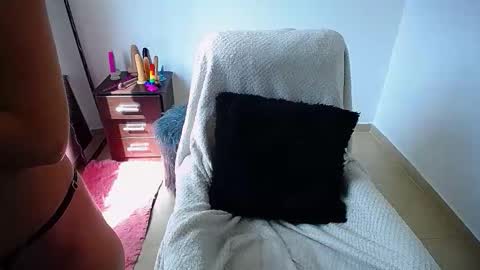 Snapshot of hot_girl01_hanna chatting on 03.19.26 angie online show from 03.19.26