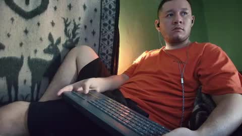 Snapshot of hot_guy36 chatting on 05.10.26 hot_guy36 online show from 05.10.26
