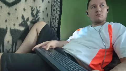 Snapshot of hot_guy36 chatting on 06.23.26 hot_guy36 online show from 06.23.26
