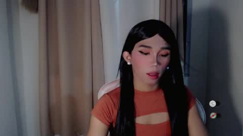 Snapshot of hot_khianna chatting on 06.26.26 Khianna online show from 06.26.26