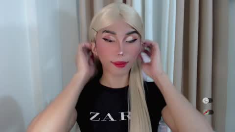 Snapshot of hot_khianna chatting on 06.27.26 Khianna online show from 06.27.26