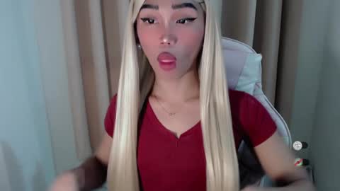 Snapshot of hot_khianna chatting on 07.12.26 Khianna online show from 07.12.26