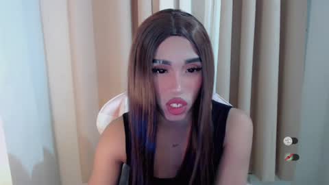 Snapshot of hot_khianna chatting on 07.16.26 Khianna online show from 07.16.26