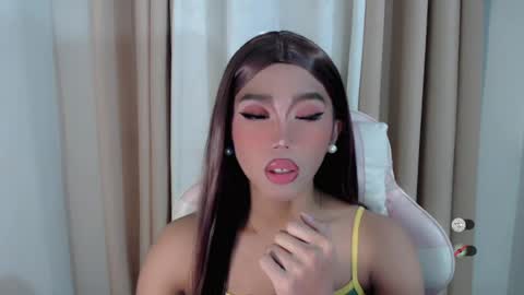 Snapshot of hot_khianna chatting on 07.19.26 Khianna online show from 07.19.26
