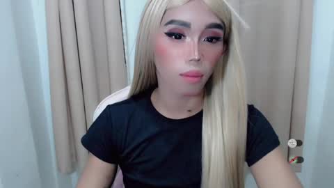 Snapshot of hot_khianna chatting on 07.23.26 Khianna online show from 07.23.26