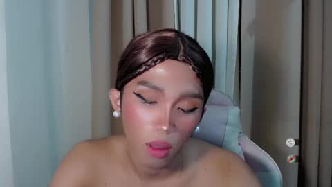 Snapshot of hot_khianna chatting on 08.06.26 Khianna online show from 08.06.26