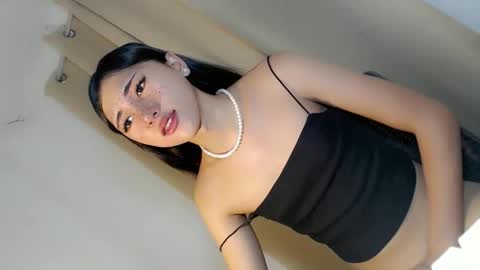 hot_little_angel18 online show from 05.22.26