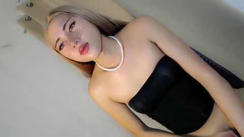 hot_little_angel18 online show from 05.30.26