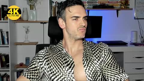 Snapshot of hot_martin25 chatting on 01.19.25 Martin online show from 01.19.25