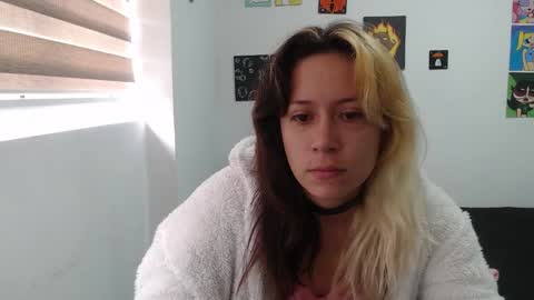 Mia online show from 10.21.25