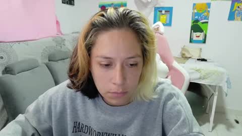 Mia online show from 05.02.26