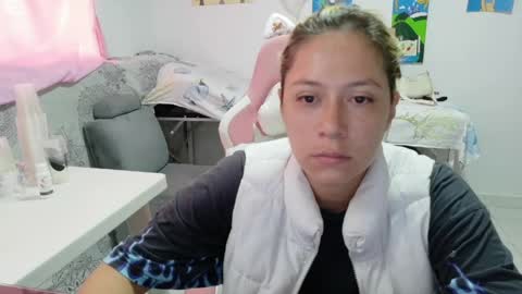 Mia online show from 05.06.26