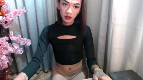 hot_petit69 online show from 03.11.26
