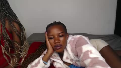 Snapshot of hot_petite1 chatting on 12.03.24 Hot petite online show from 12.03.24