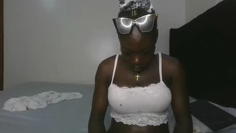 Snapshot of hot_petite1 chatting on 04.03.26 Hot petite online show from 04.03.26