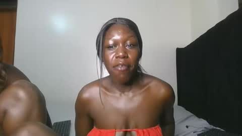 Snapshot of hot_petite1 chatting on 04.06.26 Hot petite online show from 04.06.26