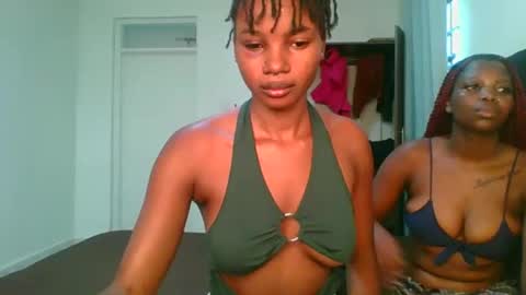 Snapshot of hot_petite1 chatting on 05.01.26 Hot petite online show from 05.01.26