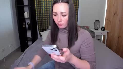 Snapshot of hot_squirtgirl chatting on 11.04.25 Vasilisa online show from 11.04.25