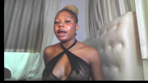 Snapshot of hot_stellaa chatting on 06.09.26 Stella online show from 06.09.26