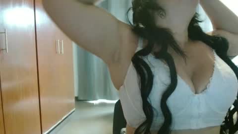 Snapshot of hot_wiffe chatting on 03.11.26 couple without tabus online show from 03.11.26