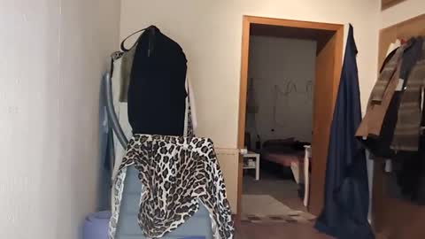 Snapshot of hotbettybellucci chatting on 10.31.25 Betty Bellucci online show from 10.31.25