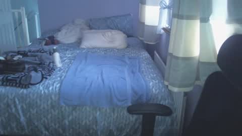 Snapshot of hotboyron chatting on 12.18.24 hotboyron online show from 12.18.24