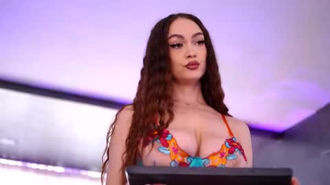 Snapshot of hotbustybabex chatting on 07.31.26 Anais online show from 07.31.26