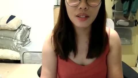 Snapshot of hotchick2099 chatting on 04.04.26 hotchick2099 online show from 04.04.26