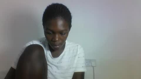 Snapshot of hotcutetracie chatting on 09.29.25 VICTORIA online show from 09.29.25