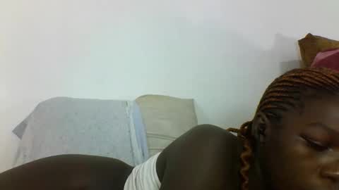 Snapshot of hotcutetracie chatting on 10.07.25 VICTORIA online show from 10.07.25