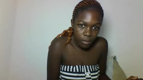 Snapshot of hotcutetracie chatting on 10.11.25 VICTORIA online show from 10.11.25