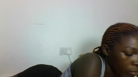 Snapshot of hotcutetracie chatting on 10.13.25 VICTORIA online show from 10.13.25