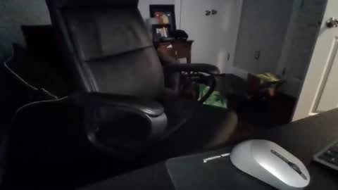 Snapshot of hotdog1124 chatting on 12.17.25 hotdog1124 online show from 12.17.25