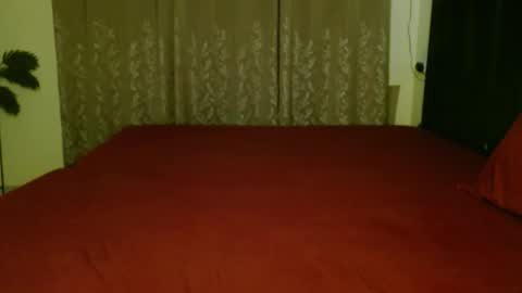 Snapshot of hoteliza6 chatting on 12.04.25 Eliza i dont show face in any show online show from 12.04.25